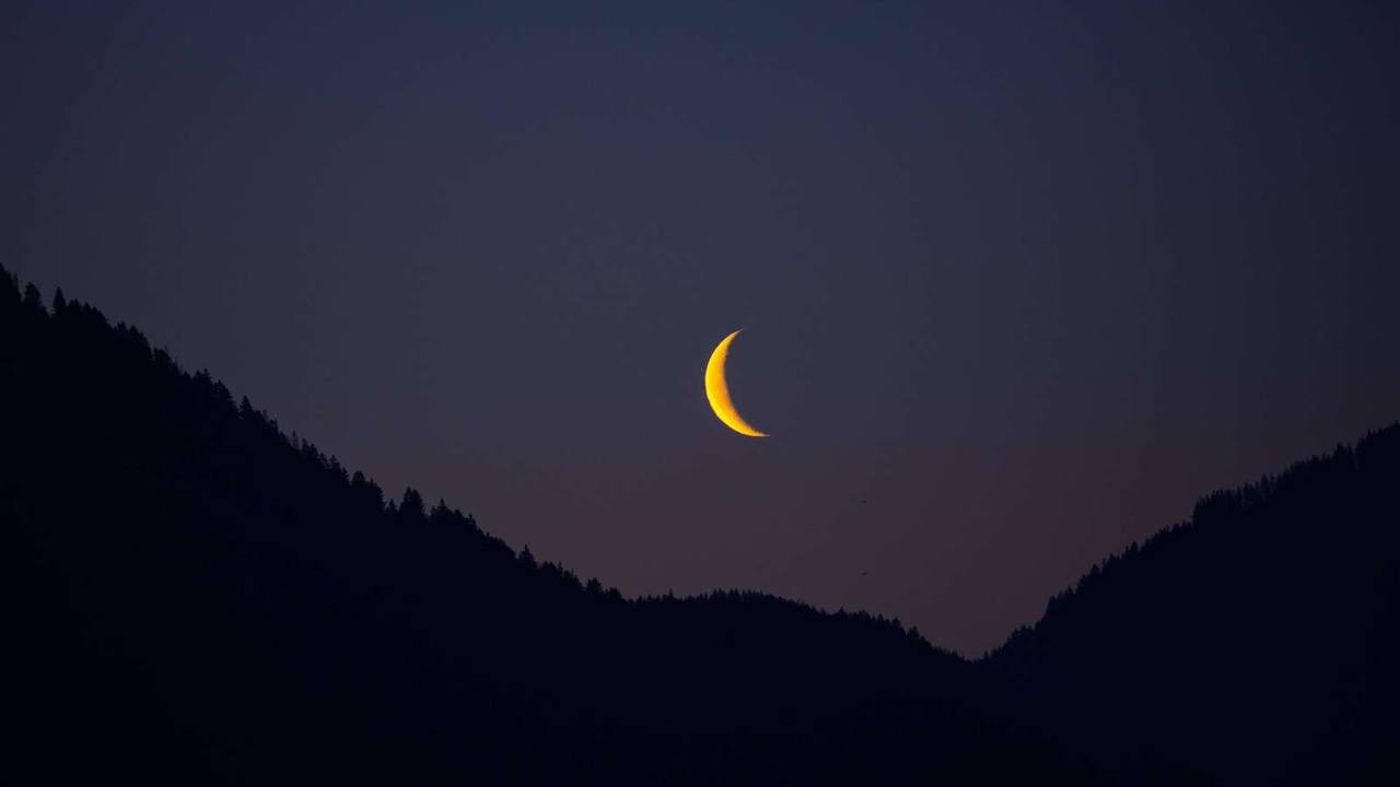 Frauenkreis im abnehmenden Mond